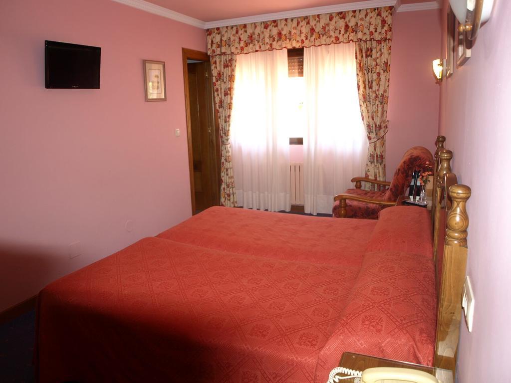 Hotel La Molinuca Alles Exterior photo