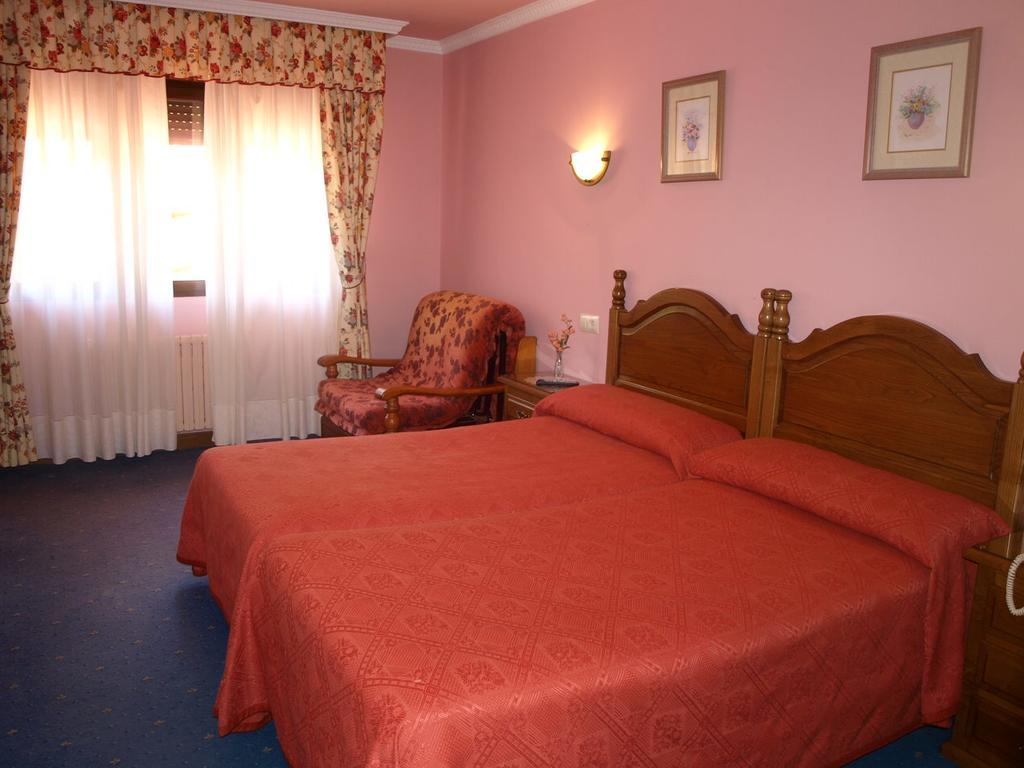 Hotel La Molinuca Alles Exterior photo
