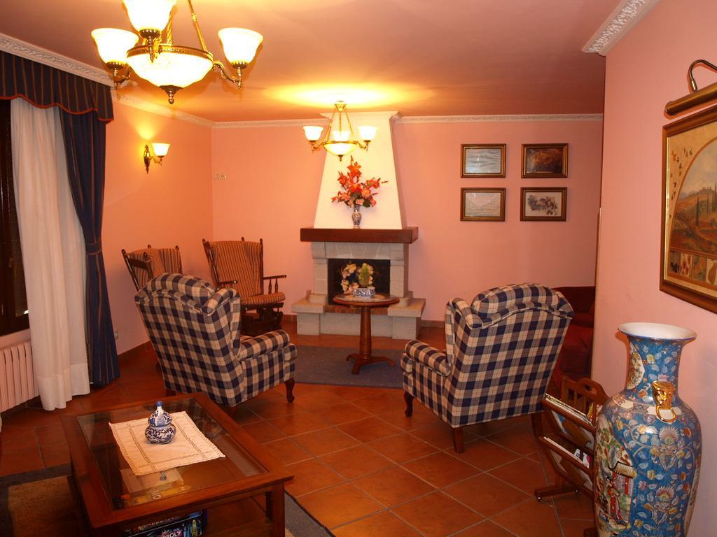 Hotel La Molinuca Alles Exterior photo