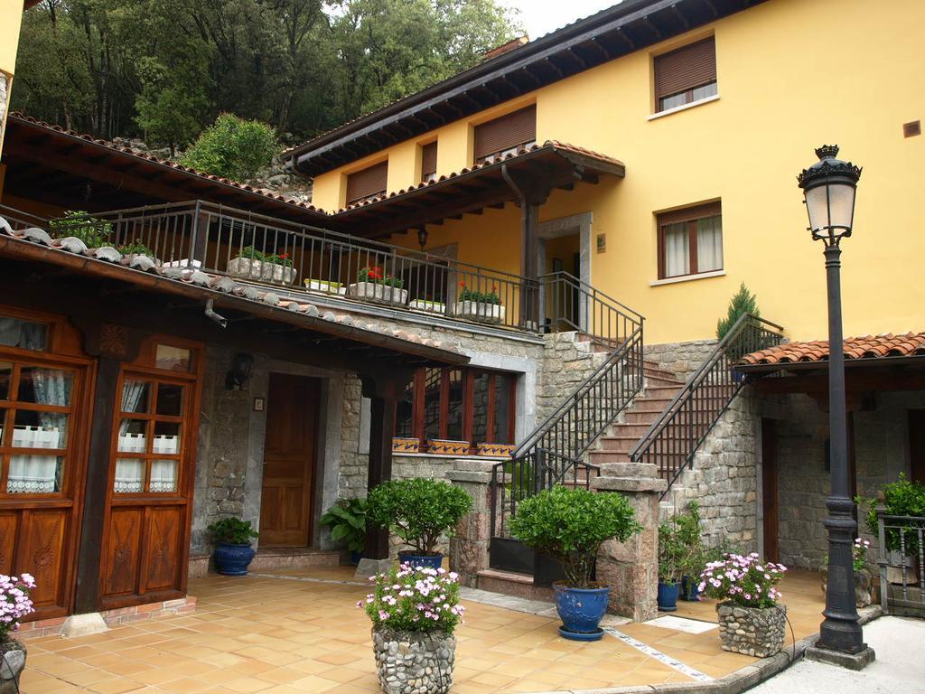 Hotel La Molinuca Alles Exterior photo